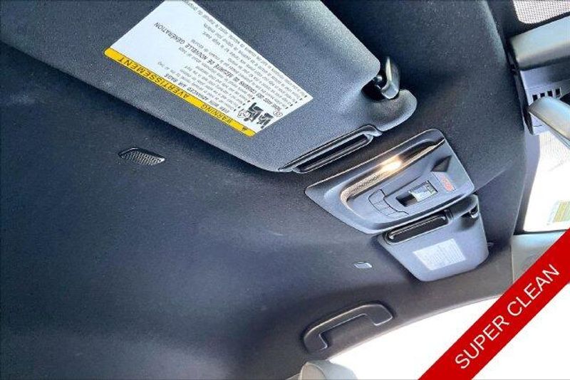 Used 2025 Toyota Corolla Hatchback SEImage 29