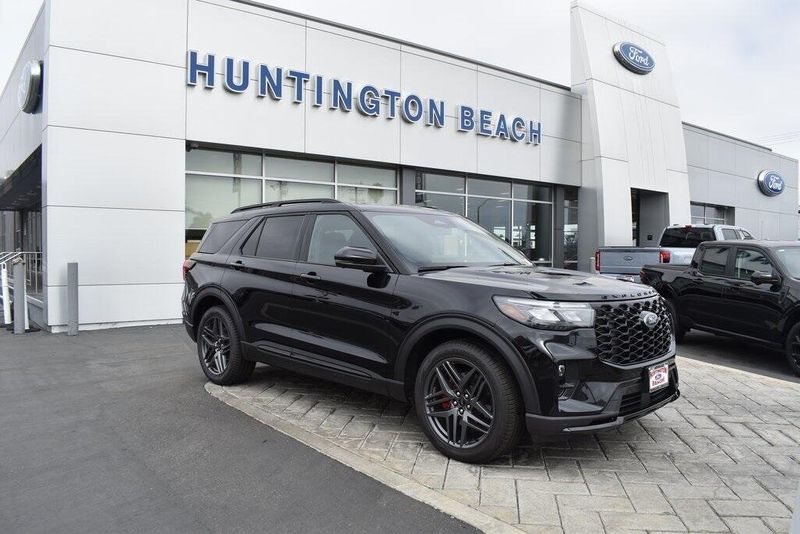 New 2025 Ford Explorer STImage 1