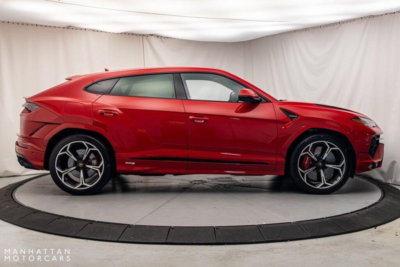 2023 Lamborghini Urus SImage 6