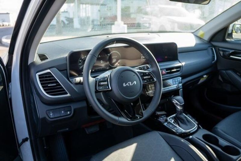 New 2026 Kia Seltos LXImage 10