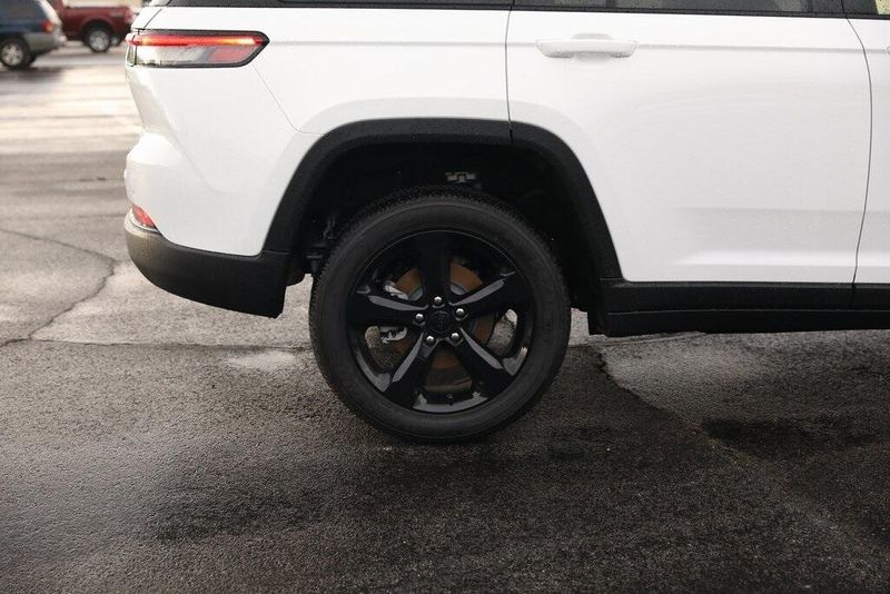 2025 Jeep Grand Cherokee Altitude 4x2Image 12