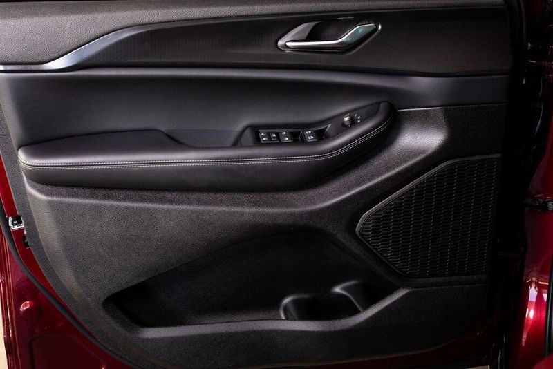 2025 Jeep Grand Cherokee L Altitude XImage 16