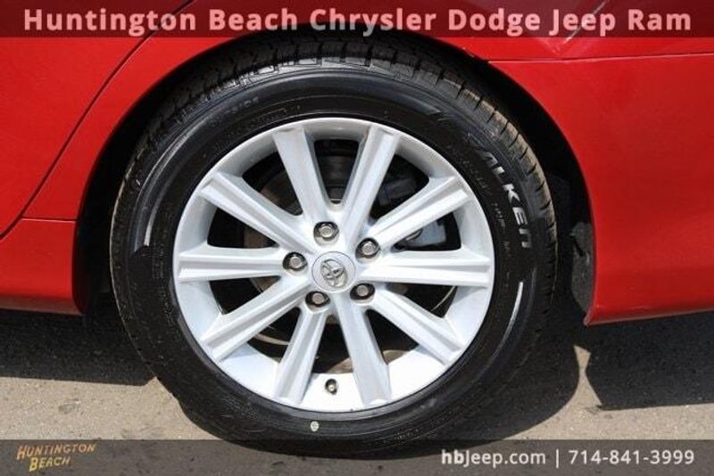 2014 Toyota Camry XLEImage 6