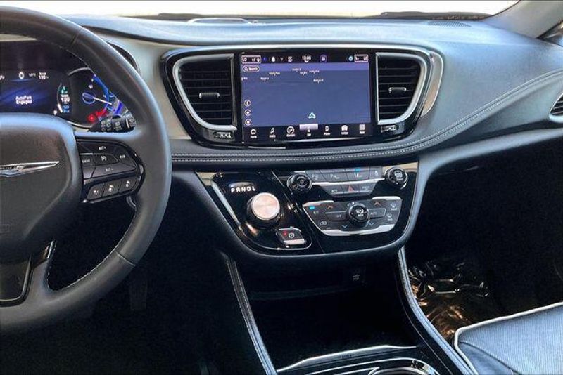 Used 2023 Chrysler Pacifica Hybrid LimitedImage 5