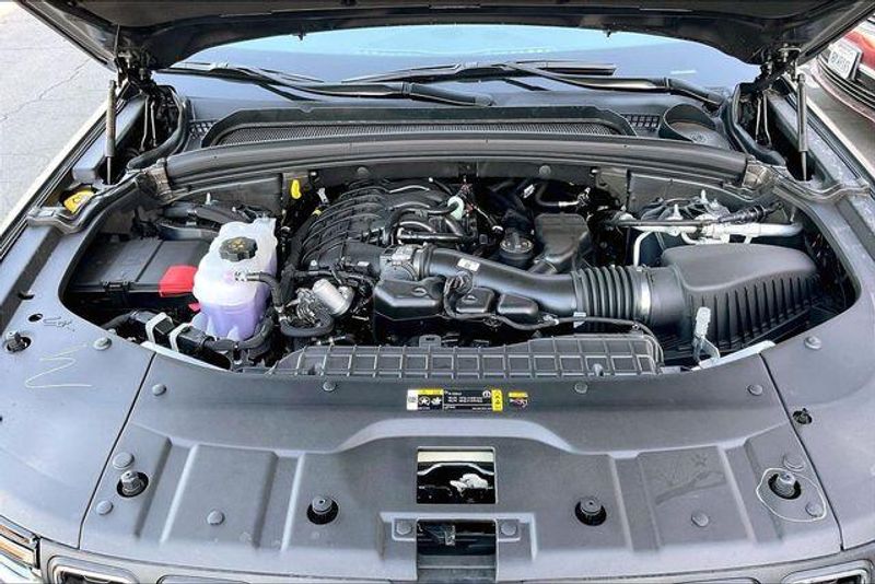 New 2025 Jeep Grand Cherokee Laredo X 4x4Image 9