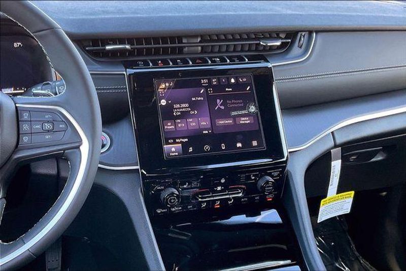 New 2026 Jeep Grand Cherokee Laredo X 4x4Image 5