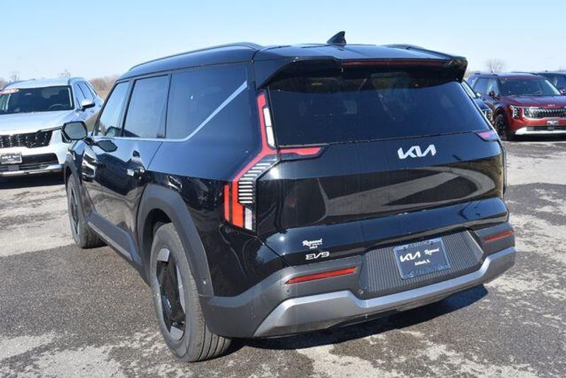 New 2026 Kia EV9 WindImage 6