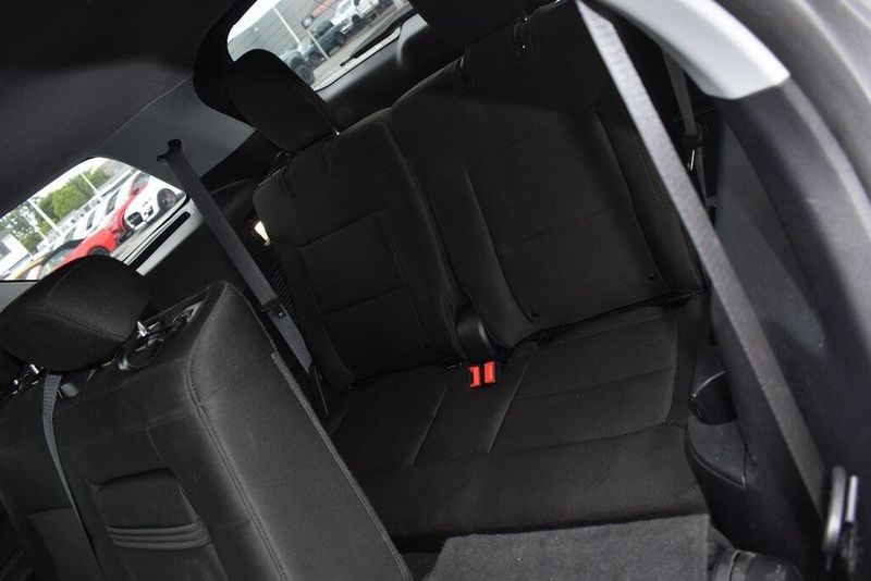Used 2022 Ford Explorer XLTImage 9