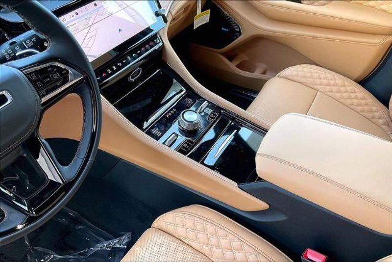 New 2026 Jeep Grand Cherokee L Summit 4x4Image 7