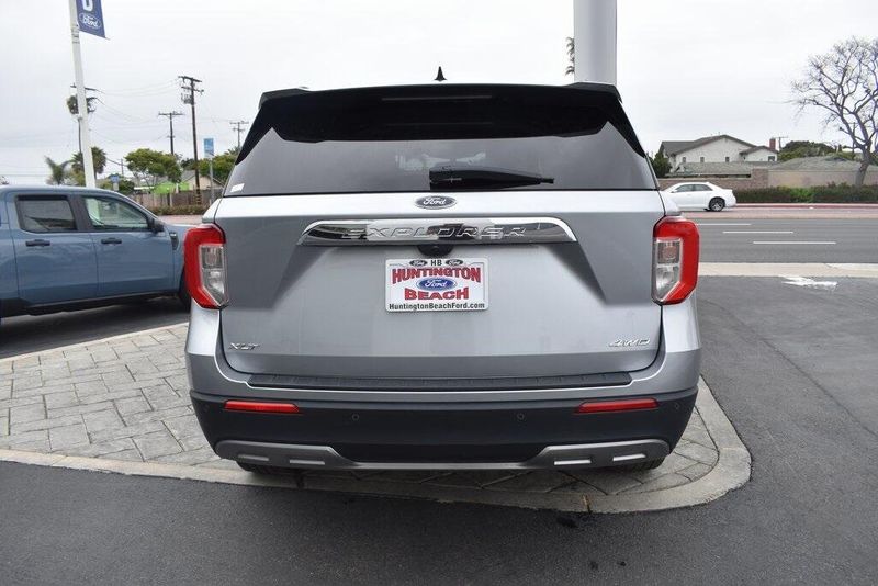 Used 2022 Ford Explorer XLTImage 7