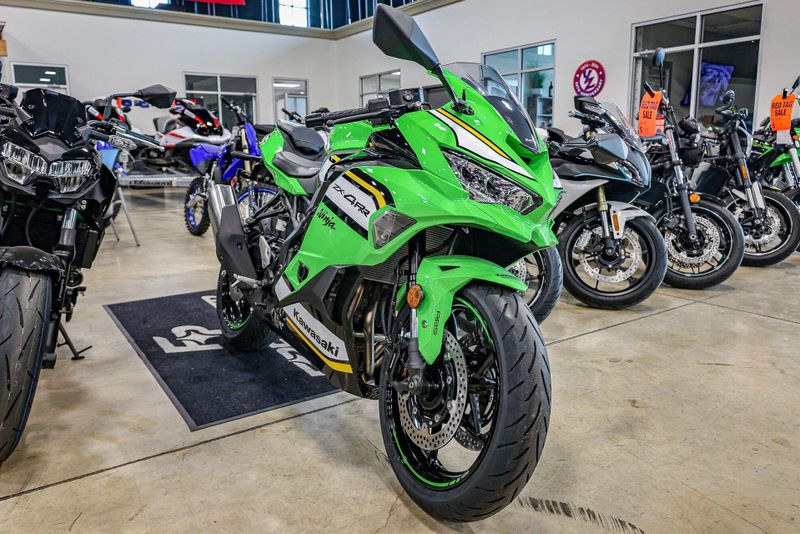 2025 KAWASAKI NINJA ZX4RR ABS KRT EDITION ABS LIME GREEN AND EBONY AND PEARL BLIZZARD WHITE 