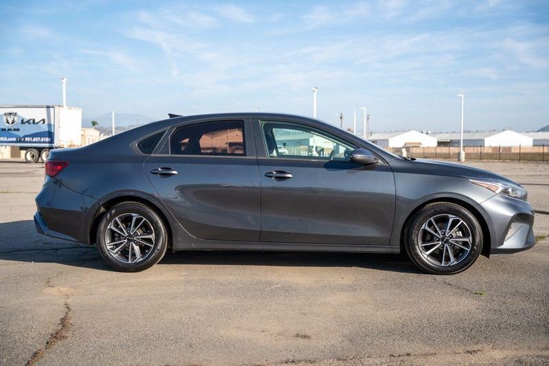 Used 2022 Kia Forte LXSImage 8