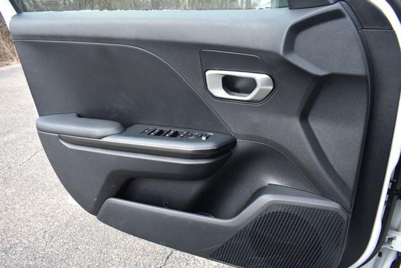 New 2026 Kia K4 LXSImage 28