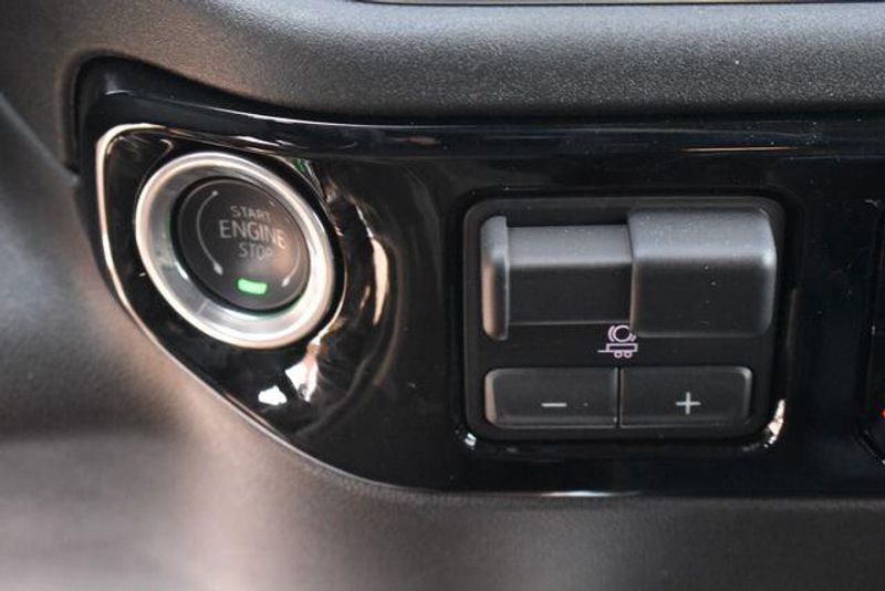 New 2025 Chevrolet Silverado 1500 RSTImage 32