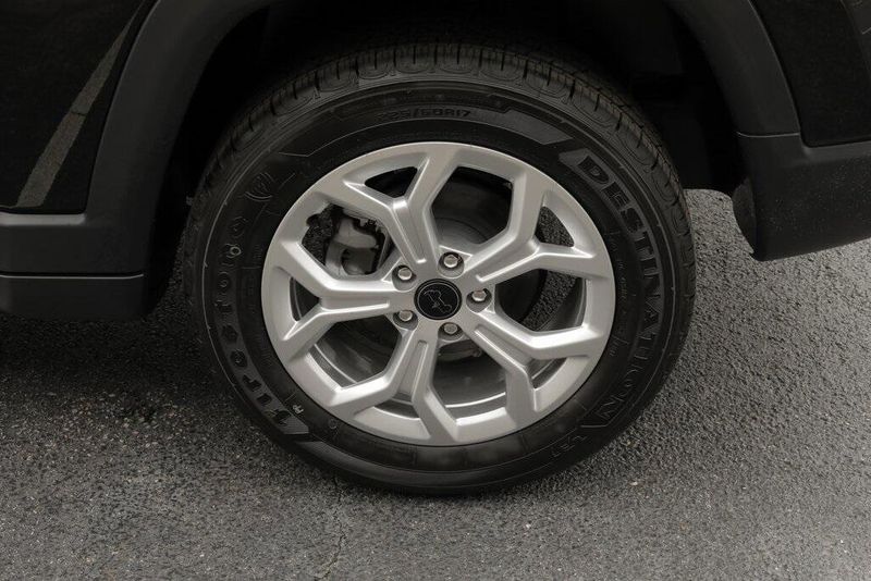 2025 Jeep Compass Latitude 4x4Image 13