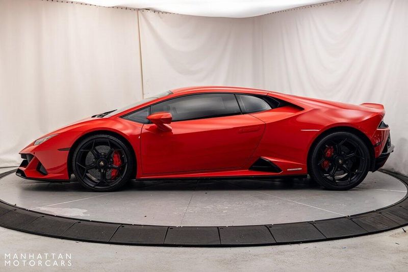 2020 Lamborghini Huracan EVO BaseImage 2