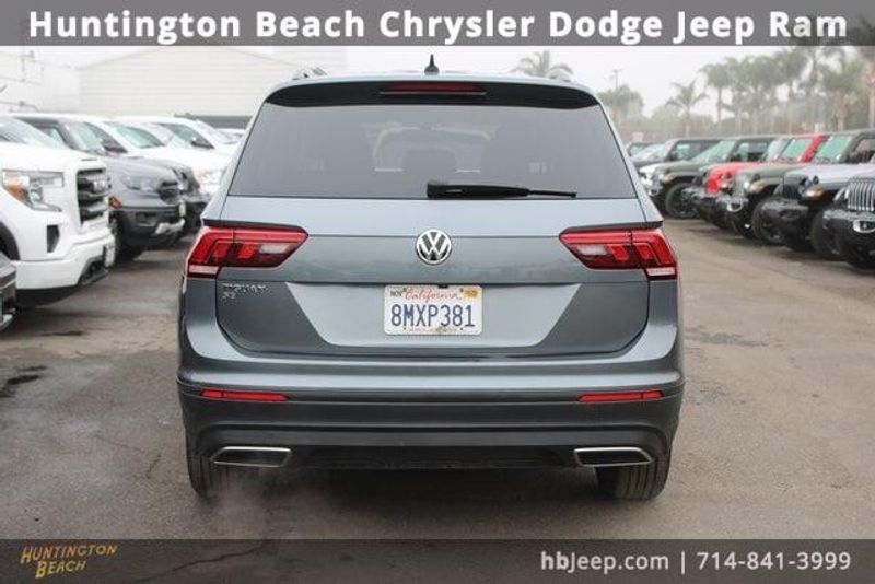 2019 Volkswagen Tiguan 2.0T SEL R-LineImage 4