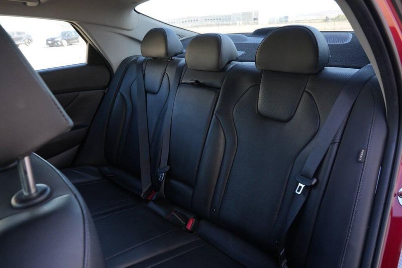 Used 2024 Hyundai Elantra LimitedImage 14