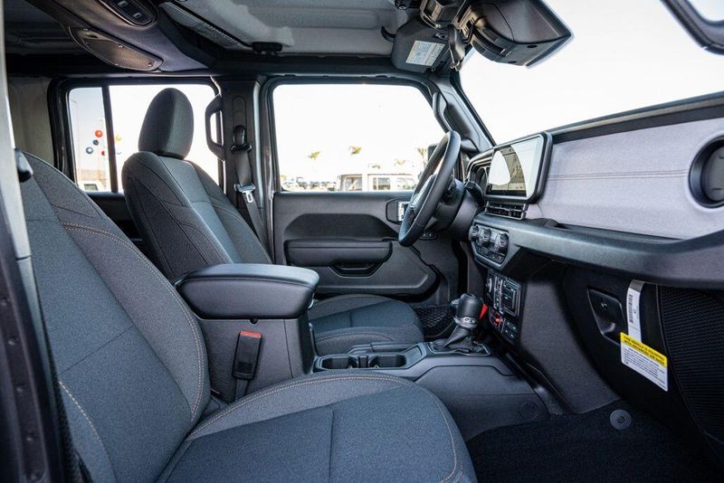 New 2026 Jeep Wrangler Sport SImage 20