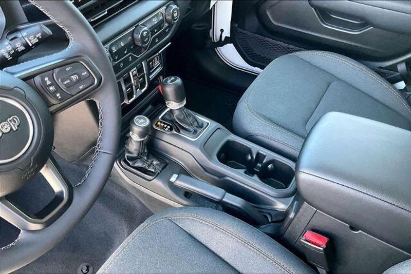 New 2026 Jeep Wrangler Unlimited 4-door SportImage 7