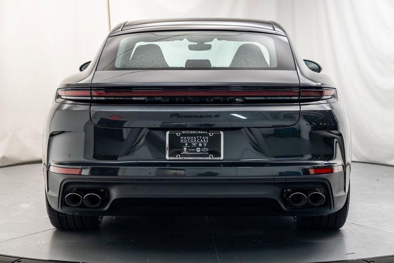 2025 Porsche Panamera 4Image 4