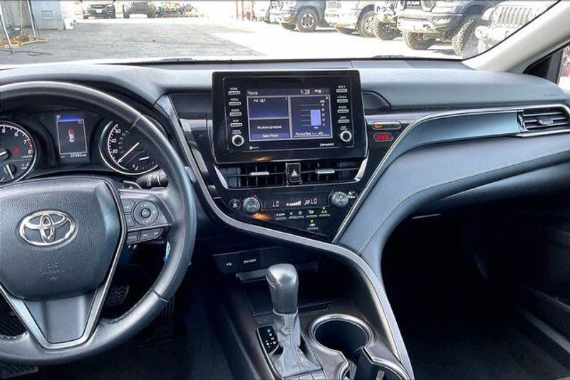 Used 2024 Toyota Camry SEImage 5