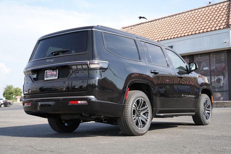 2026 Jeep Grand Wagoneer Image 7