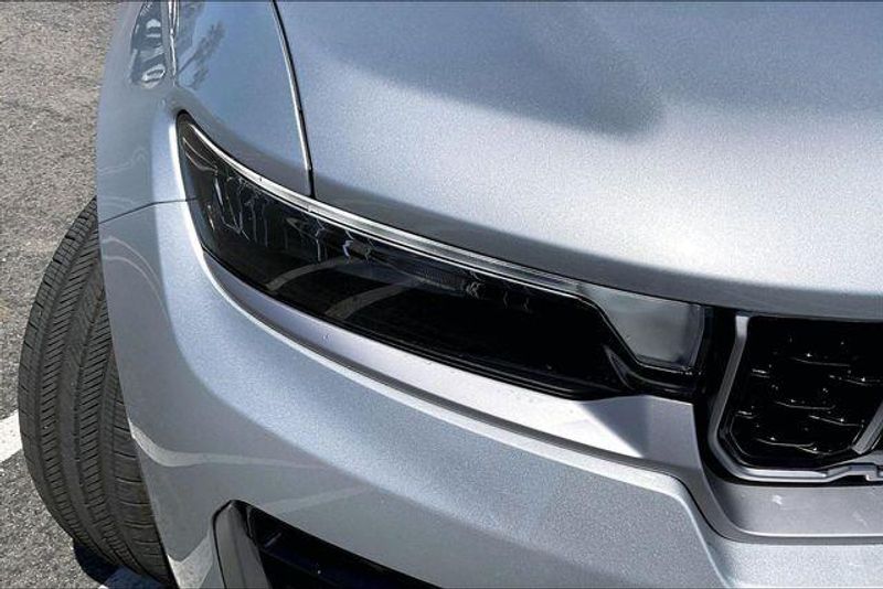 New 2026 Jeep Grand Cherokee SummitImage 11