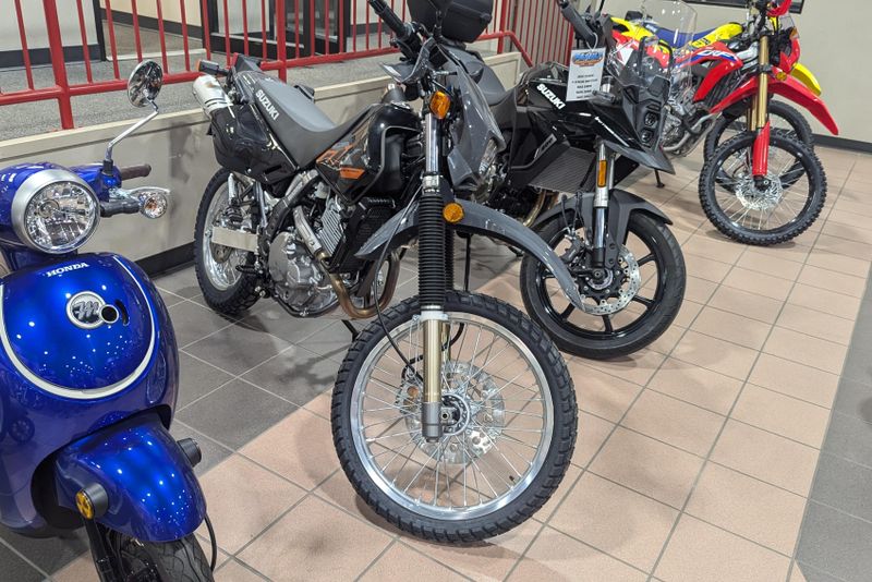 2025 SUZUKI DR650S 