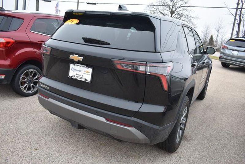 Used 2025 Chevrolet Equinox LTImage 4