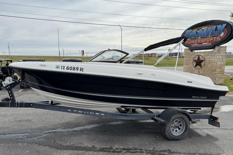 2019 BAYLINER VR4 