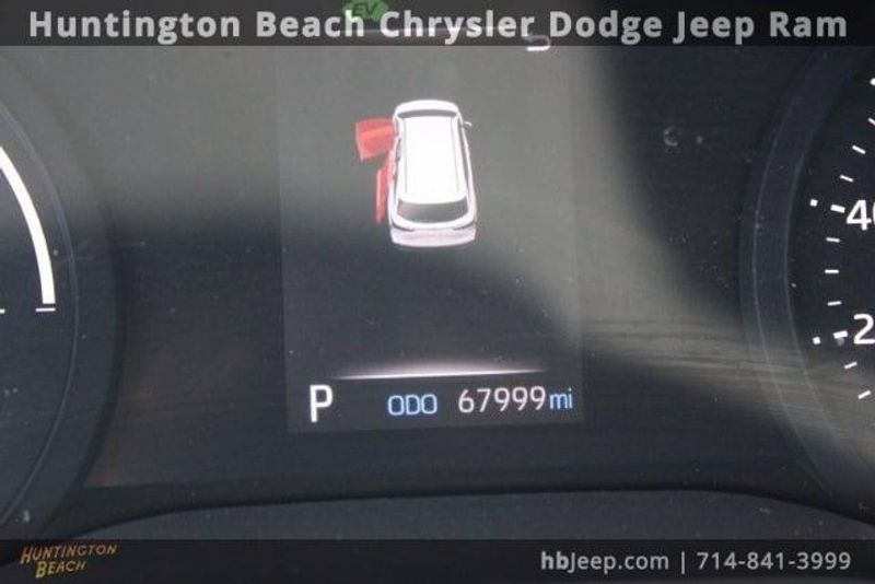 2021 Toyota Sienna XLEImage 24