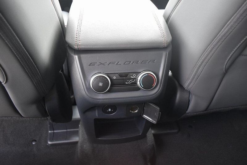 New 2025 Ford Explorer ActiveImage 10