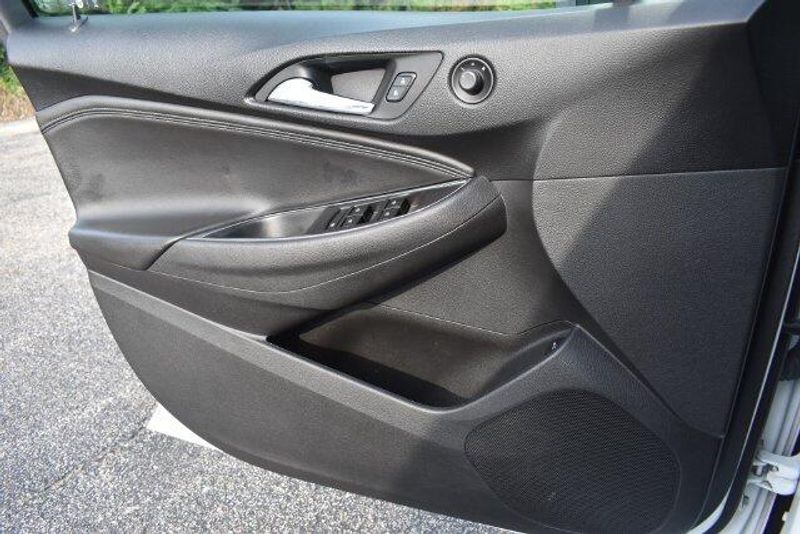 Used 2017 Chevrolet Cruze PremierImage 32