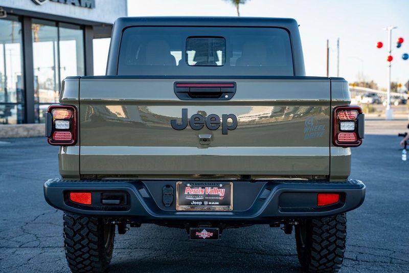 New 2026 Jeep Gladiator Image 6