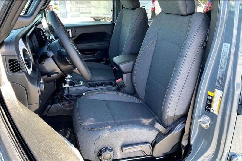 New 2026 Jeep Wrangler 4-door Sport SImage 8