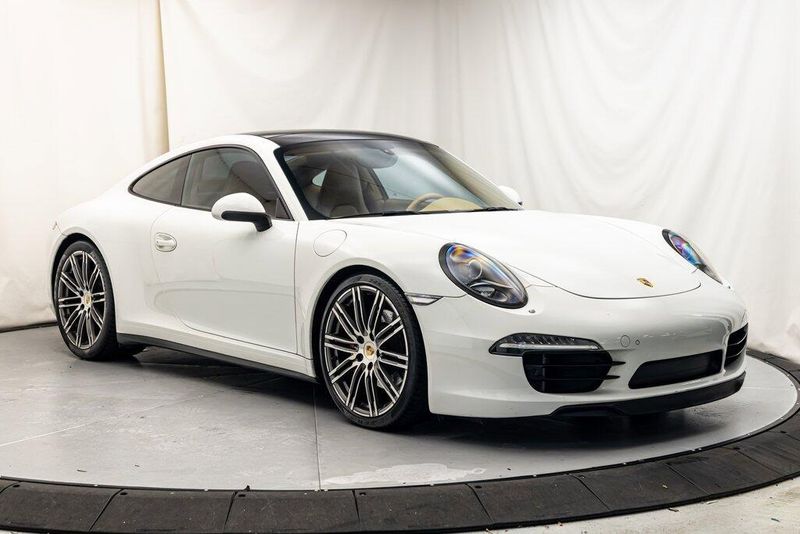 2015 Porsche 911 Carrera 4SImage 7