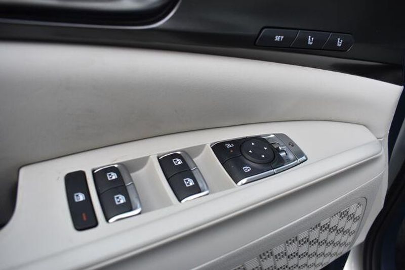 New 2026 Kia Carnival Hybrid SXImage 23