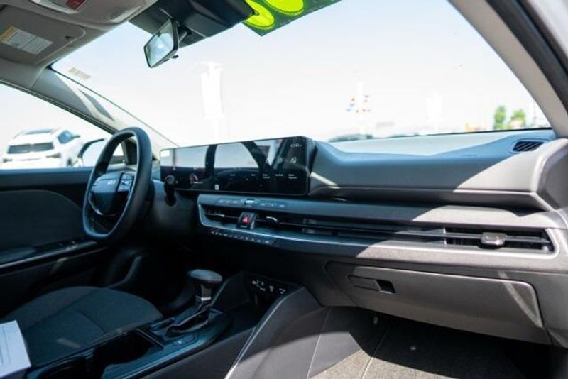 2025 Kia K4 LXImage 8