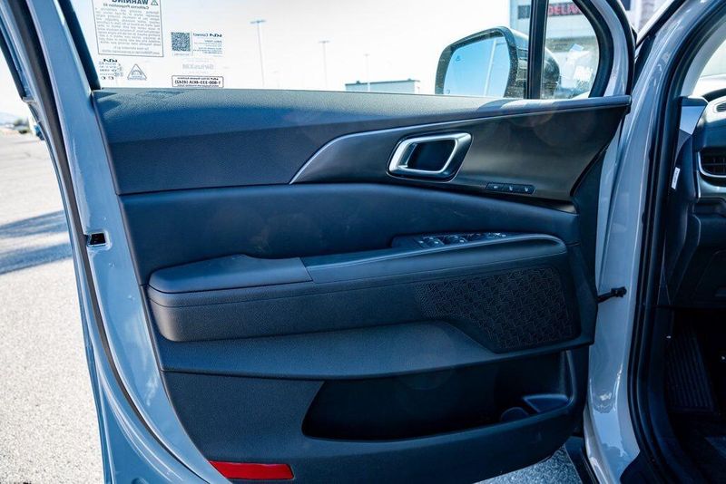 New 2026 Kia Carnival Hybrid SXImage 11