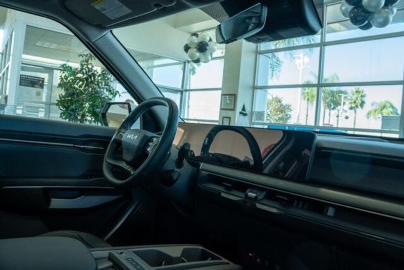 New 2026 Kia EV9 WindImage 9