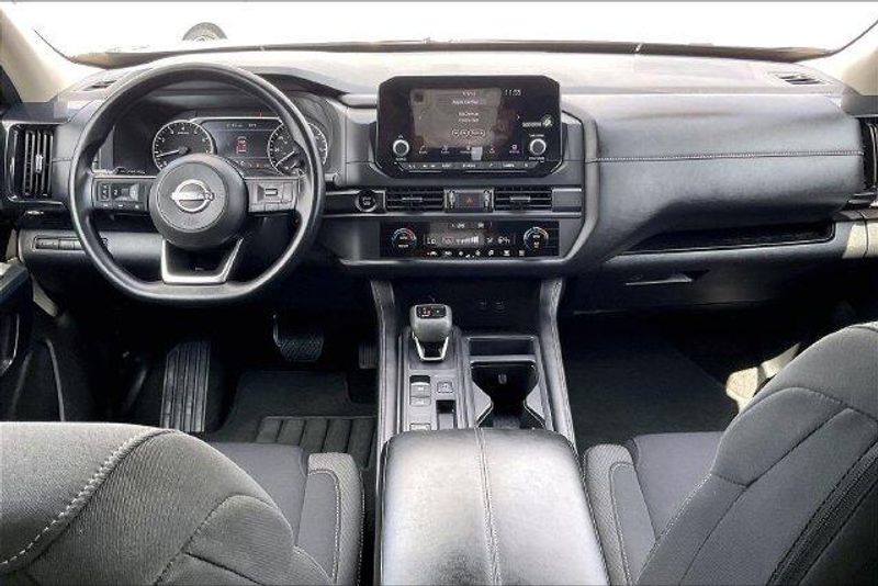 Used 2025 Nissan Pathfinder SImage 15