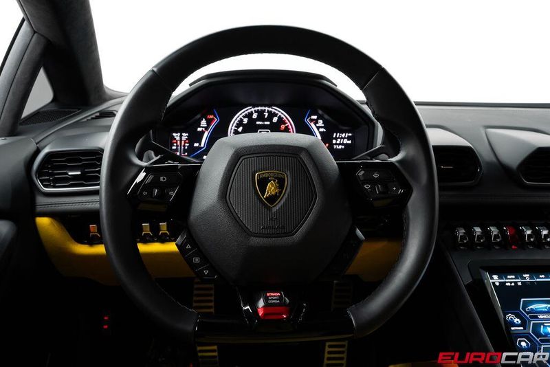 2022 Lamborghini Huracan EVO Image 28