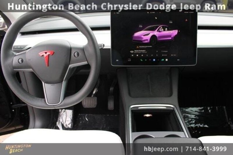 2023 Tesla Model Y Long RangeImage 12