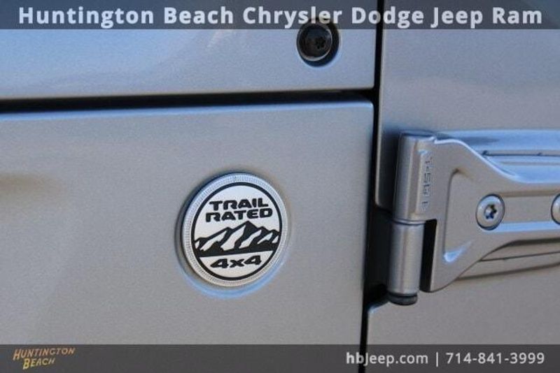 2020 Jeep Wrangler Unlimited SaharaImage 7