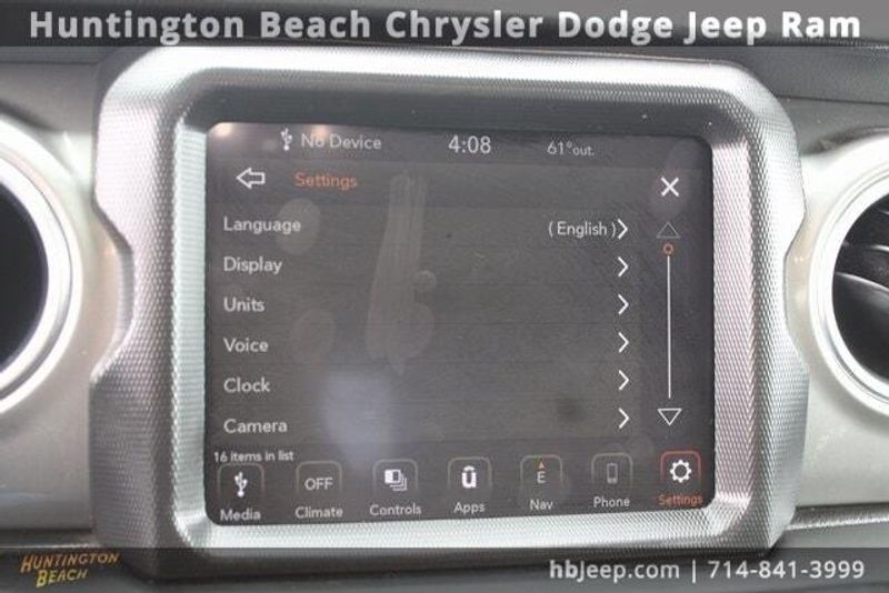 2022 Jeep Wrangler Unlimited SaharaImage 30