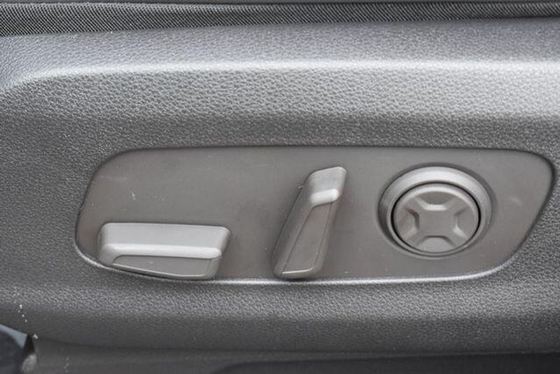 New 2026 Kia Carnival EXImage 24