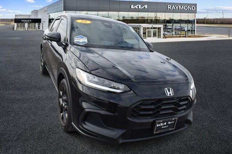 Used 2025 Honda HR-V SportImage 9