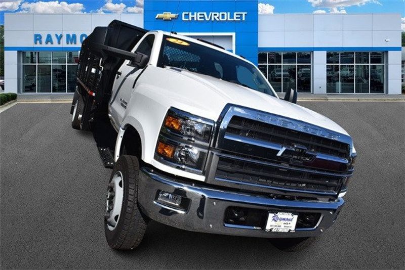 2024 Chevrolet Silverado 5500HD 1WTImage 9