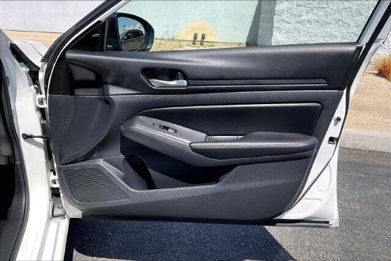 Used 2024 Nissan Altima 2.5 SVImage 23